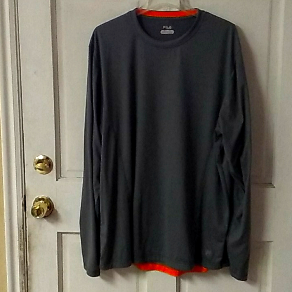 Long-sleeved tee